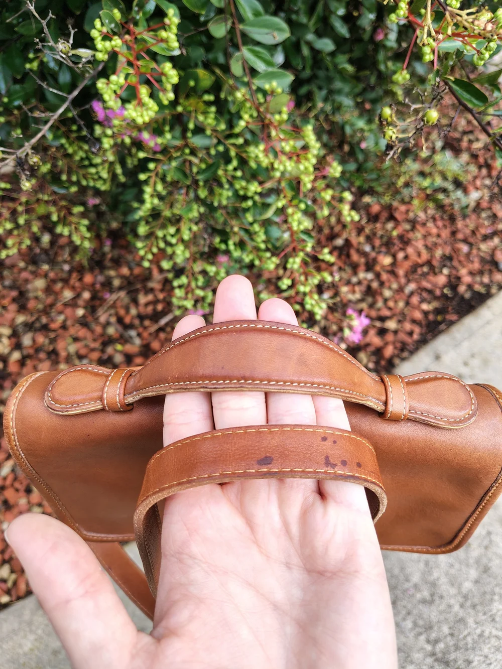 (Pre-1994) Vintage USA Coach Court Bag 9870 British Tan Leather Crossbody